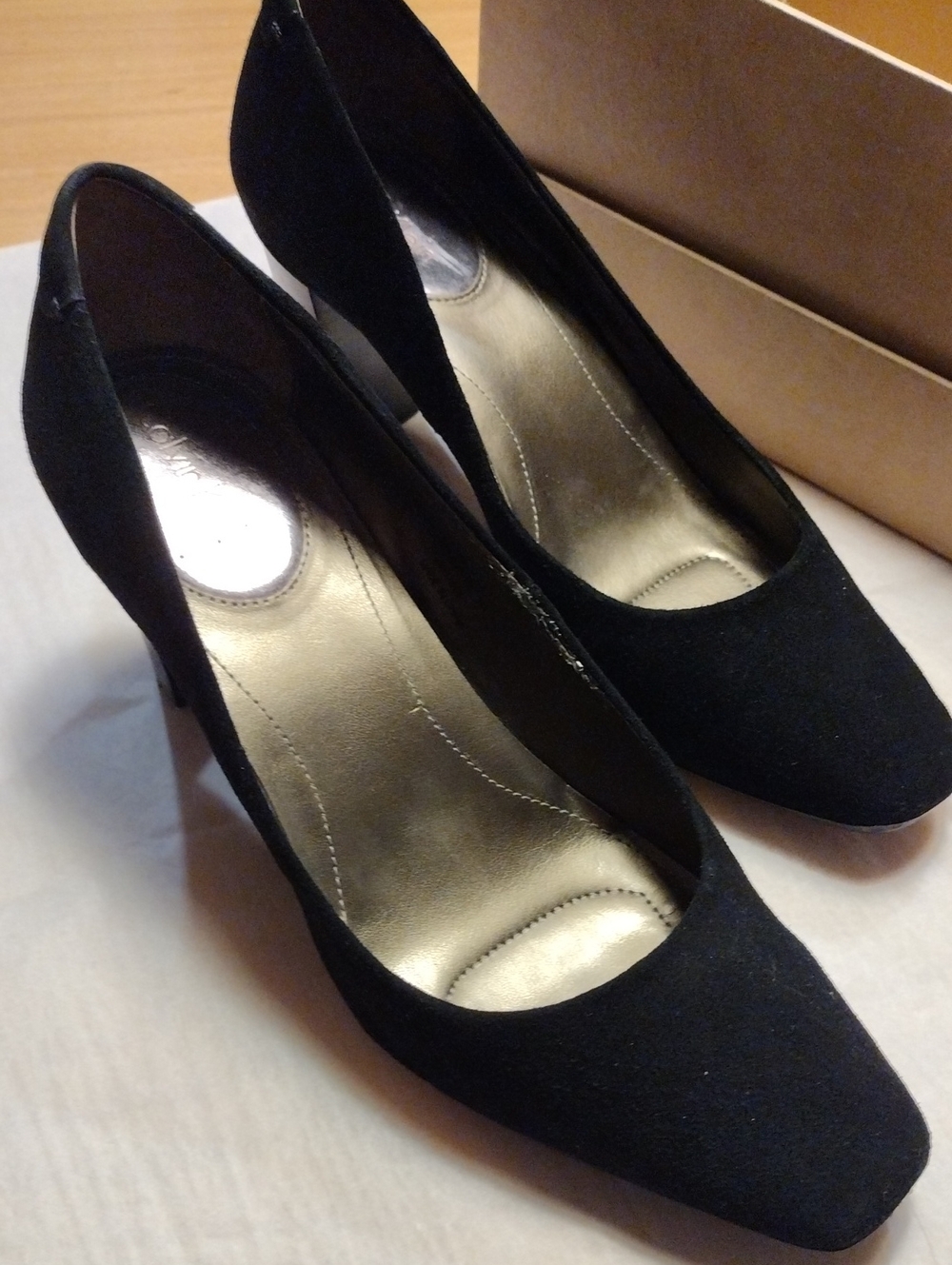 Women's Black Suede Pumps - Classic Court Heel